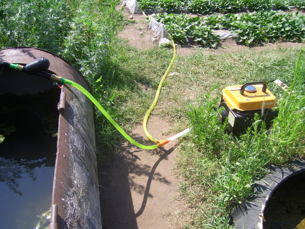 Hausgemachtes Gurken-Tropfbewässerungssystem