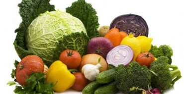 Gemüse und Obst, das nicht von Schädlingen verdorben wird