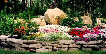 Cum să faci singur un pat de flori din pietre